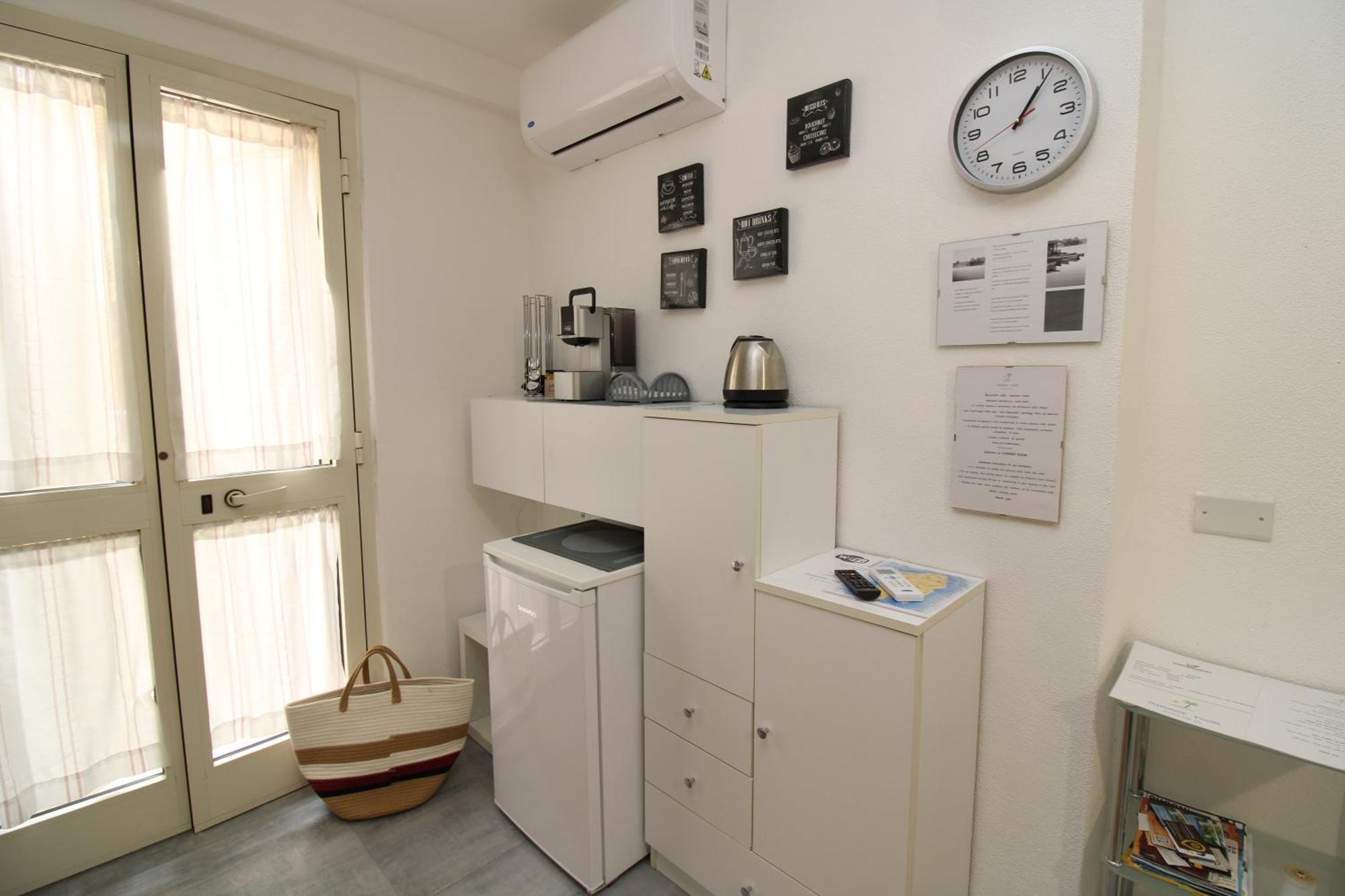 Summer Room- Fronte Spiaggia La Caletta Exterior photo